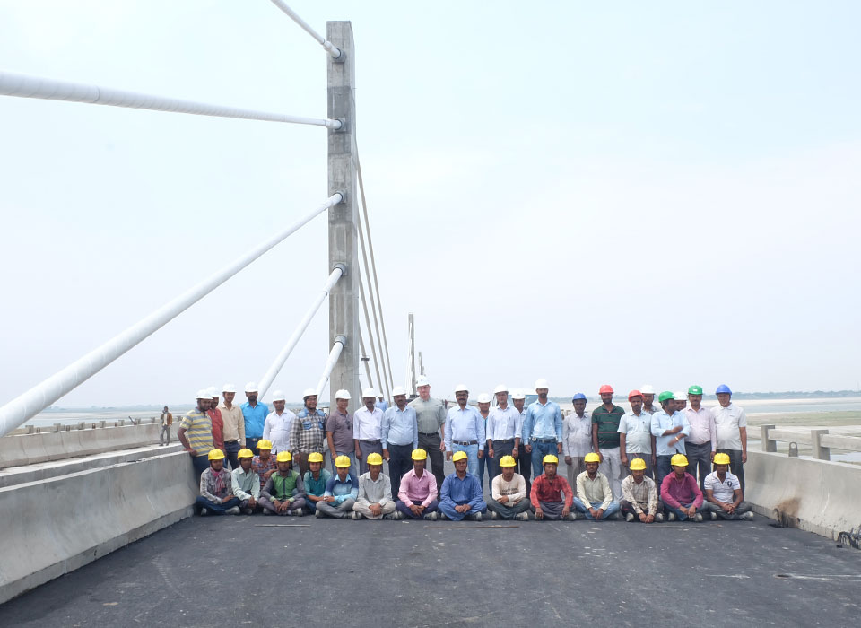 Veer-Kunwar-Setu-Row1_Right Staff on bridge