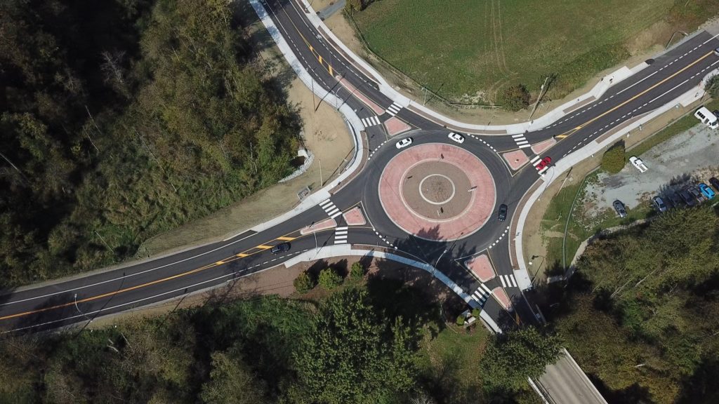 McElhanney's design of the intersection included a new roundabout.