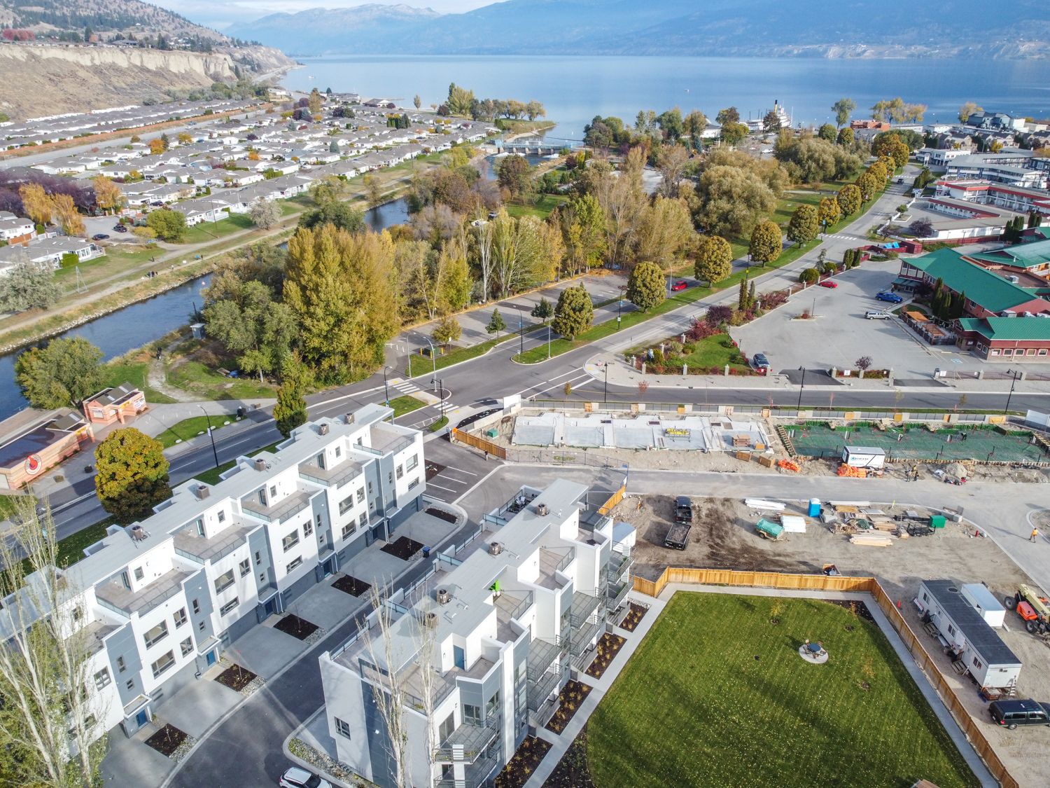 14 Aerial view of Riverside Townhomes